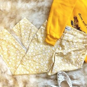 Springy Floral Ankle Pants!! 🌼🌻